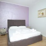 Отель Skyhill And 3*