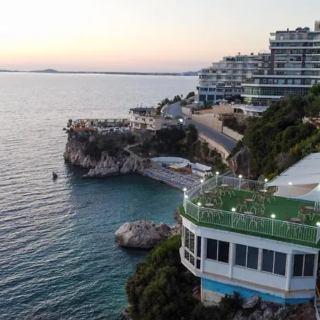 Ξενοδοχείο Skyhill And 3*