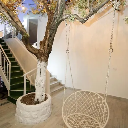 Skyhill Boutique 3* Radhimë