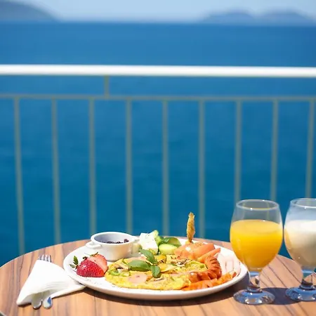 Hotel Skyhill Boutique Radhimë