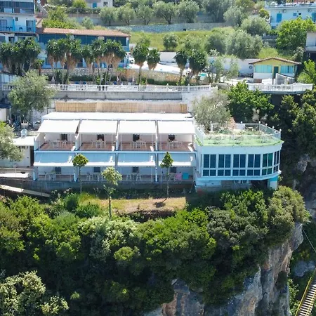 Hotel Skyhill And