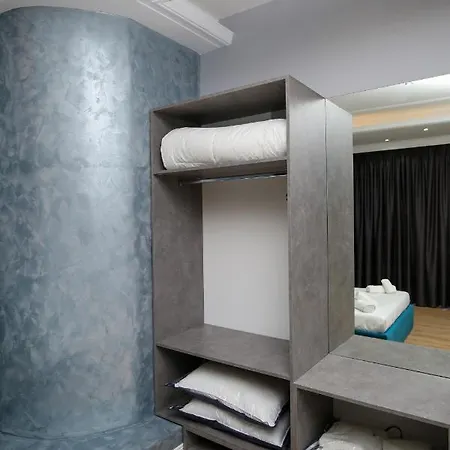 Skyhill Boutique Hotel Radhimë