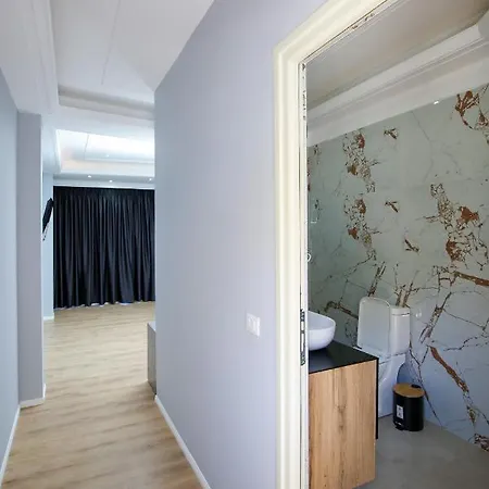 Skyhill Boutique Radhimë