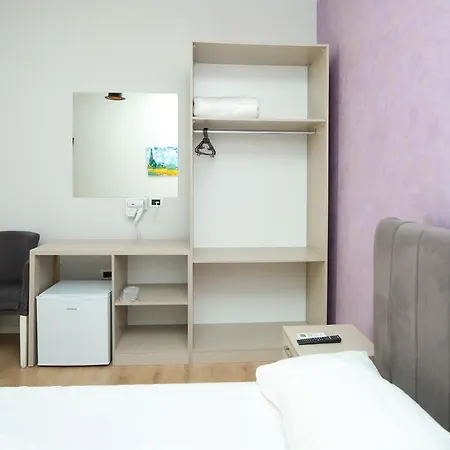 Hotel Skyhill And