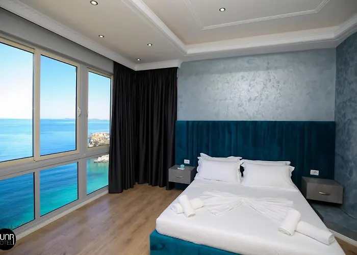酒店 Skyhill Rooms And Suites 3*