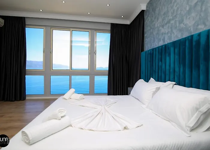 Skyhill Rooms And Suites 3* Radhimë