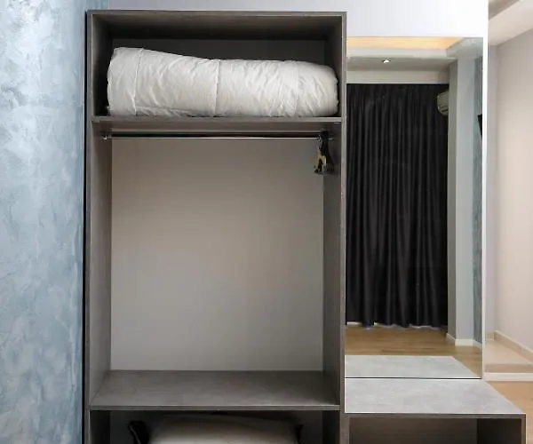 Skyhill Rooms And Suites