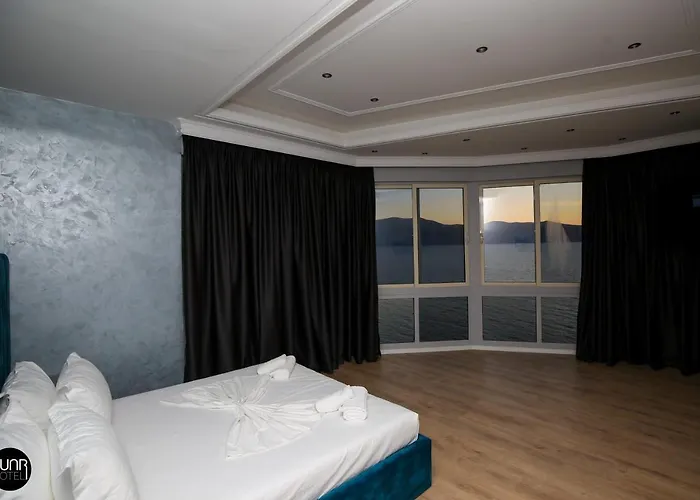 Skyhill Rooms And Suites 酒店 3*