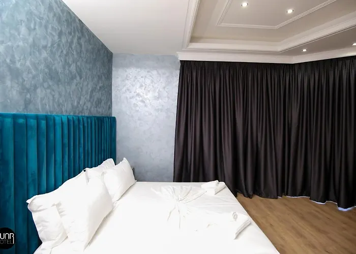 Skyhill Rooms And Suites 3* Radhimë