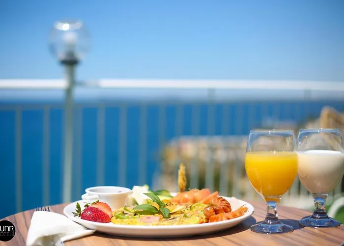 Skyhill Rooms And Suites 3* Radhimë