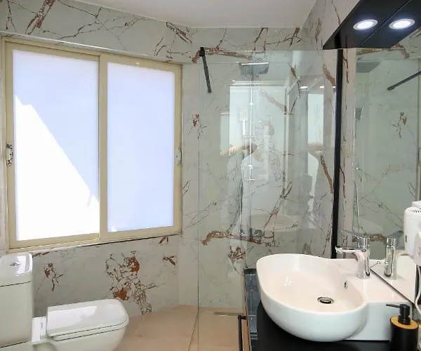 Skyhill Rooms And Suites 酒店 Radhimë