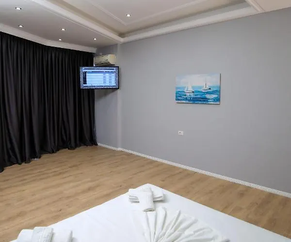 酒店 Skyhill Rooms And Suites