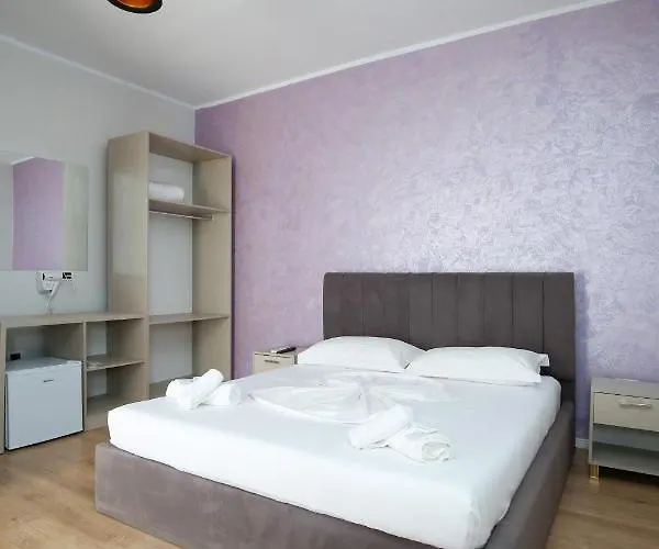 Skyhill Rooms And Suites