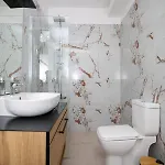 Skyhill Rooms And Suites Radhimë