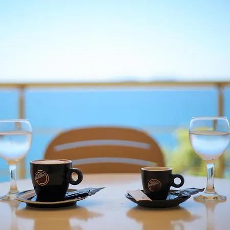 Skyhill Boutique Hotel Radhimë