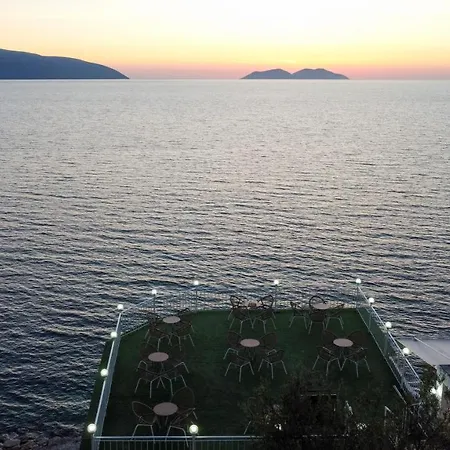 Skyhill Boutique Radhimë