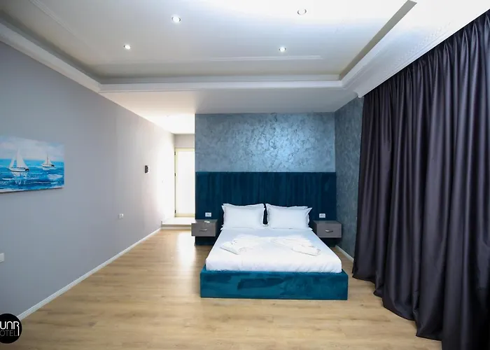 Skyhill Rooms And Suites 3* Radhimë