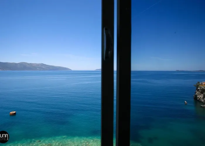 Skyhill Boutique Hotel Radhimë