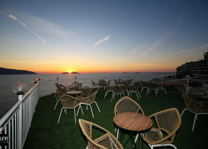 Skyhill Rooms And Suites Hotel