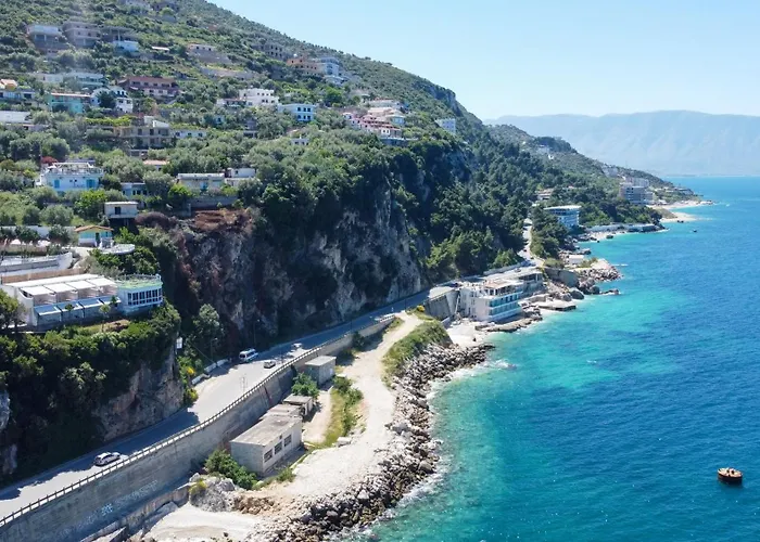 Skyhill Boutique Hotel Radhimë